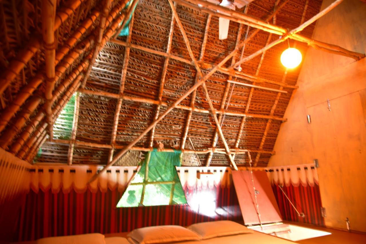 A P Guest House Puducherry Buitenkant foto