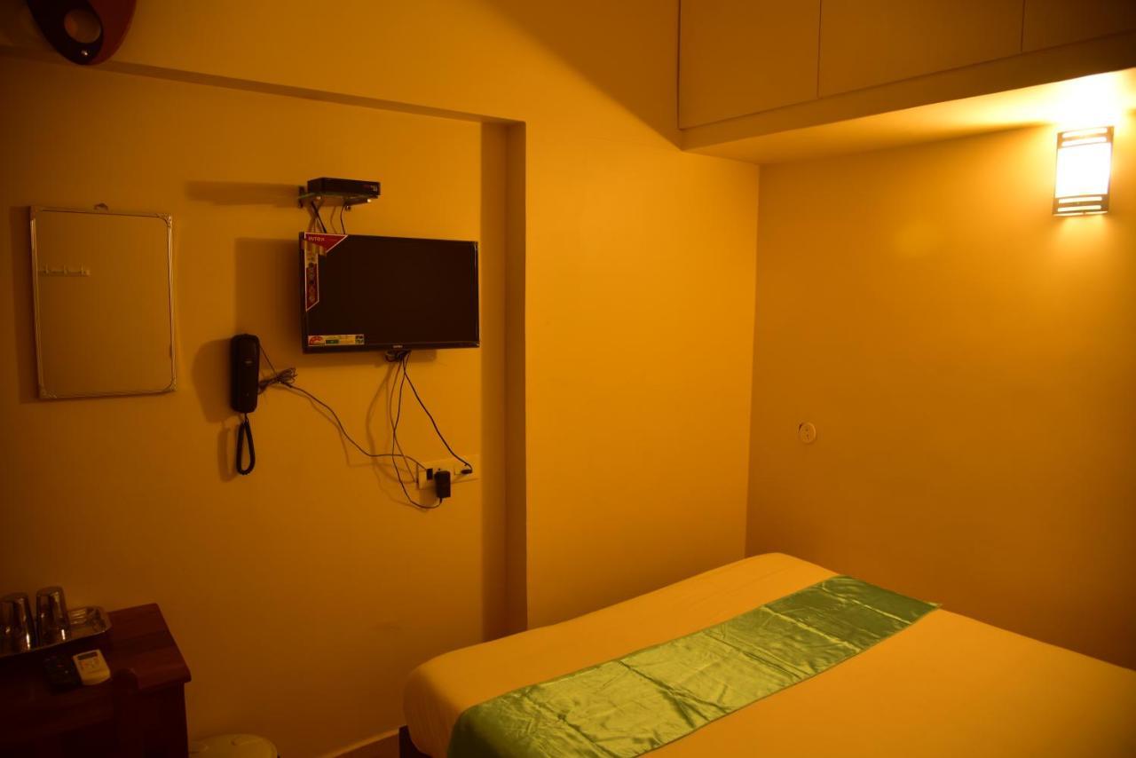 A P Guest House Puducherry Buitenkant foto
