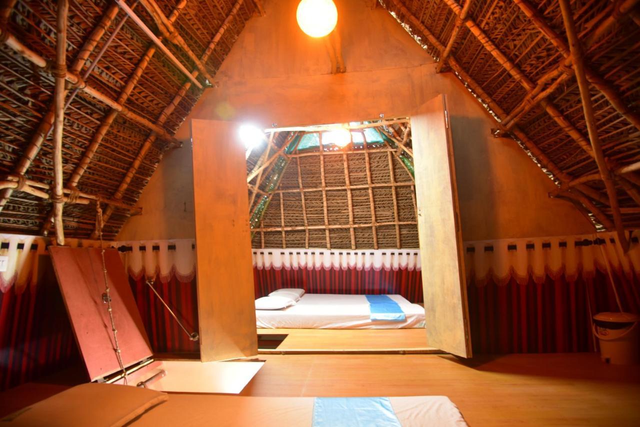 A P Guest House Puducherry Buitenkant foto