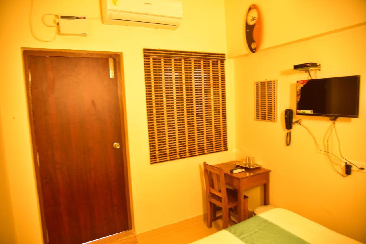 A P Guest House Puducherry Buitenkant foto