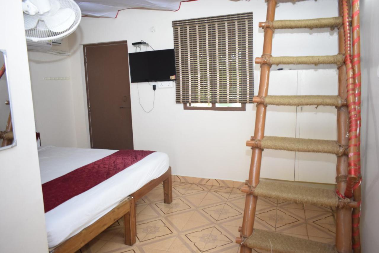 A P Guest House Puducherry Buitenkant foto