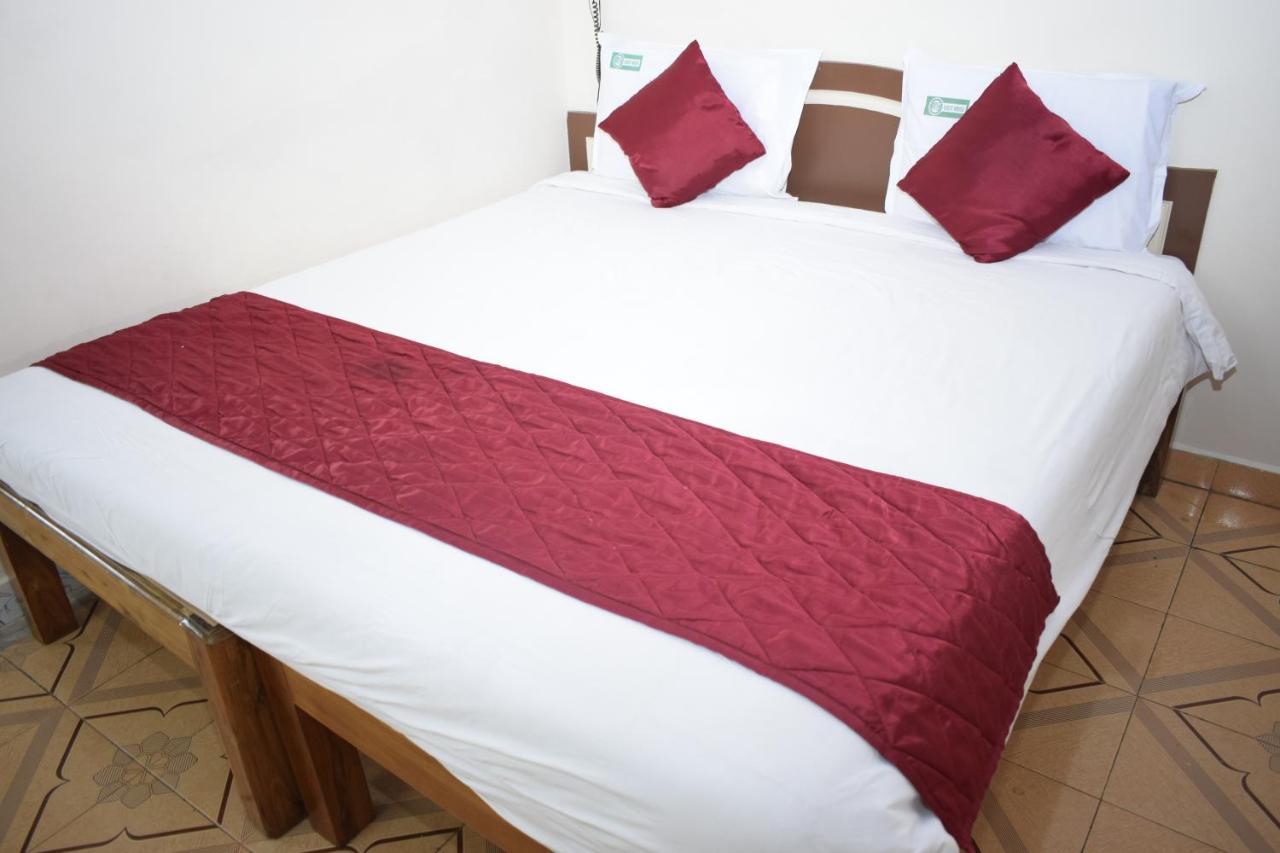 A P Guest House Puducherry Buitenkant foto