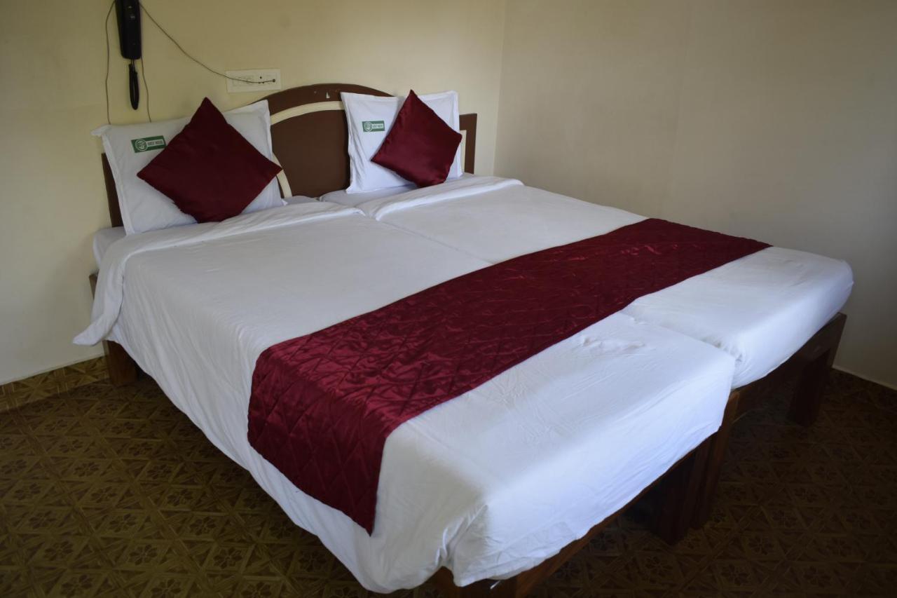 A P Guest House Puducherry Buitenkant foto