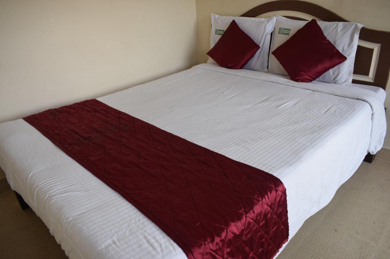 A P Guest House Puducherry Buitenkant foto