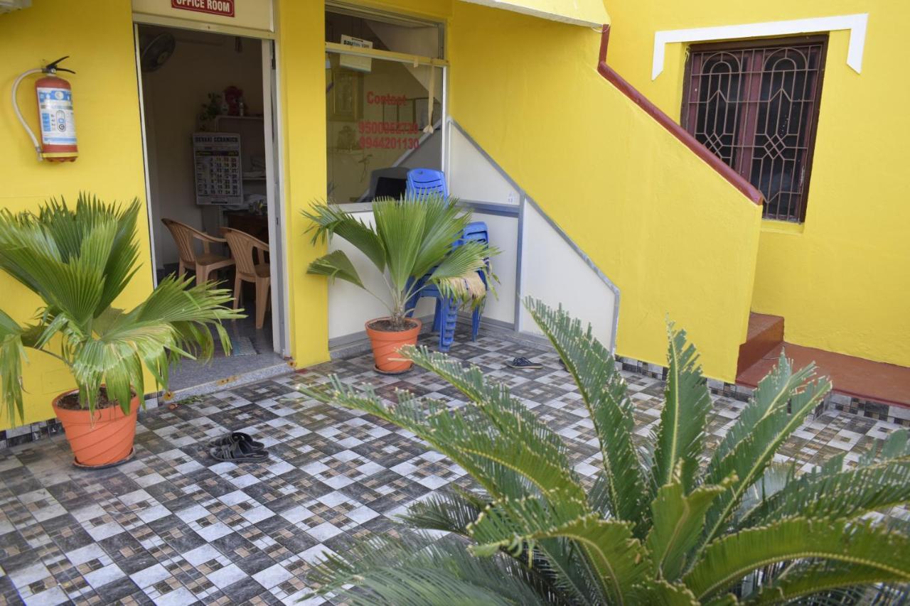 A P Guest House Puducherry Buitenkant foto